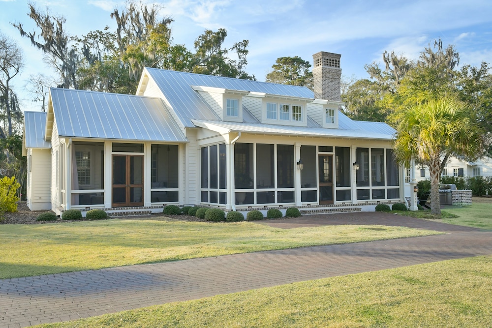 Signature Three Bedroom Residence 1008