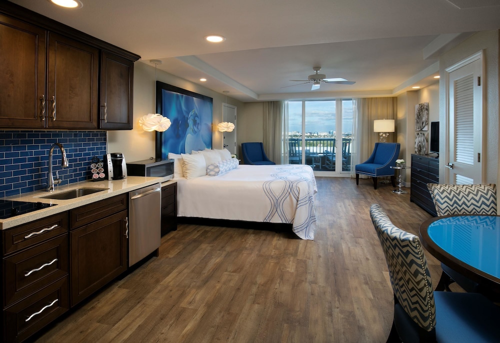 Traditional Room, 1 King Bed, Accessible