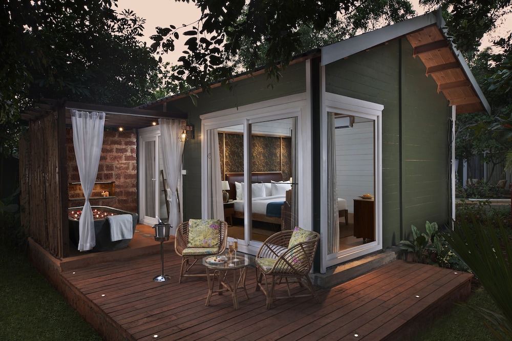 Deluxe Double Room, 1 King Bed,Garden View photo 3