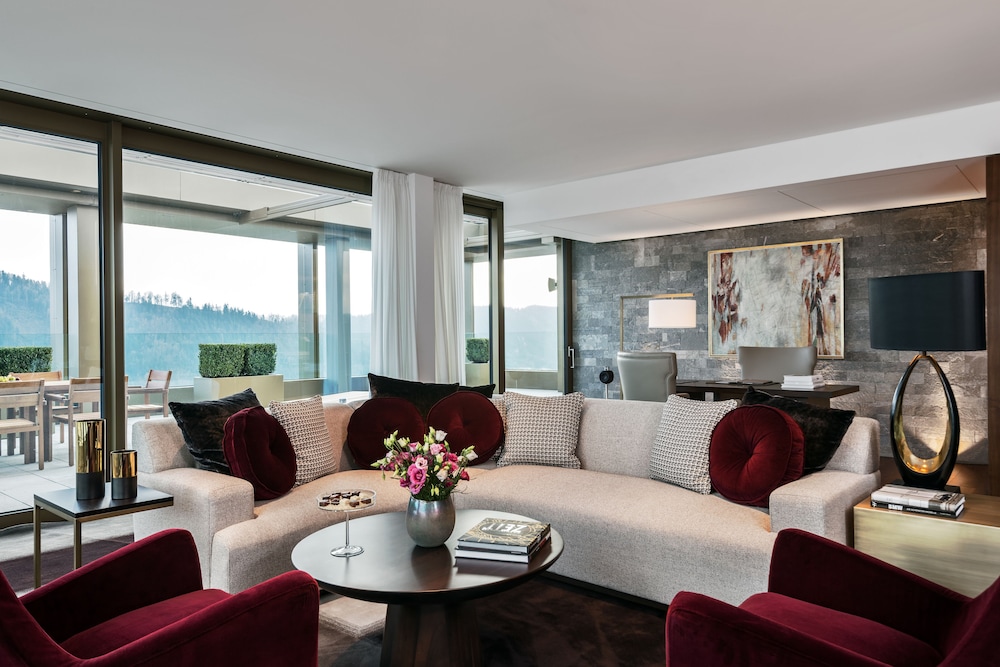 Penthouse photo 3