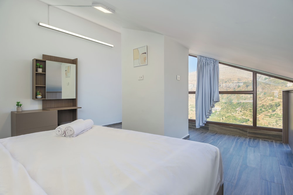 Apartment, 2 Bedrooms, Kitchen, Mountain View photo 1