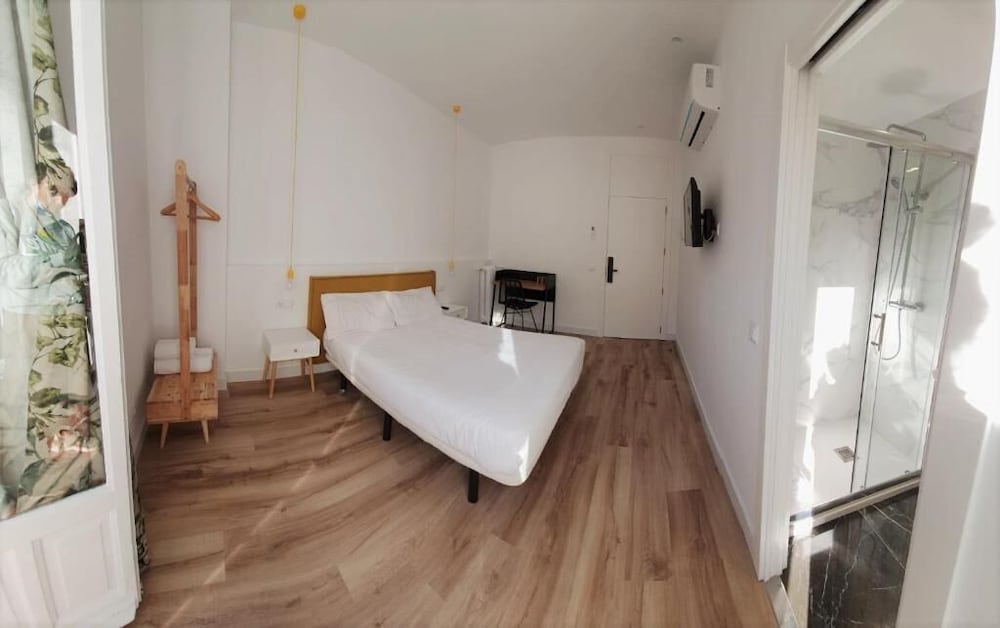 Deluxe Double Room, 1 Double Bed - Photo 14
