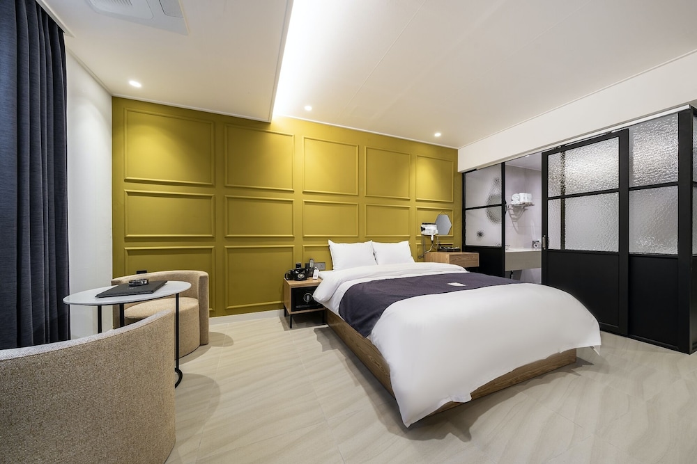 Deluxe Room, 1 Double Bed - Photo 1