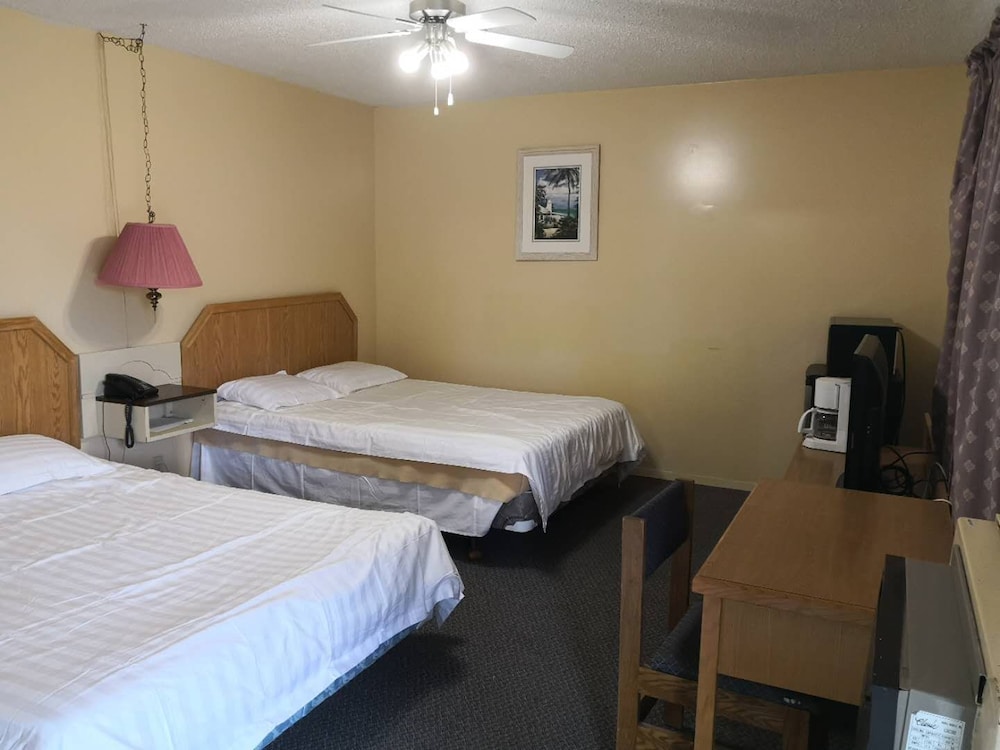 Basic Double or Twin Room, 2 Double Beds, Non Smoking photo 1