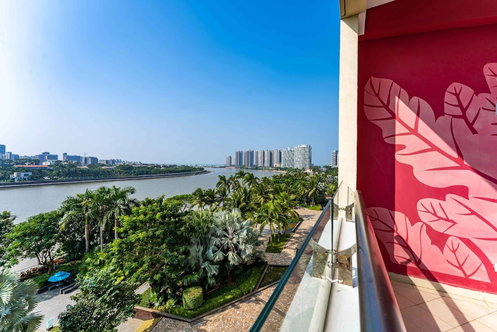 Junior Suite, 1 King Bed, Balcony, River View - Photo 3
