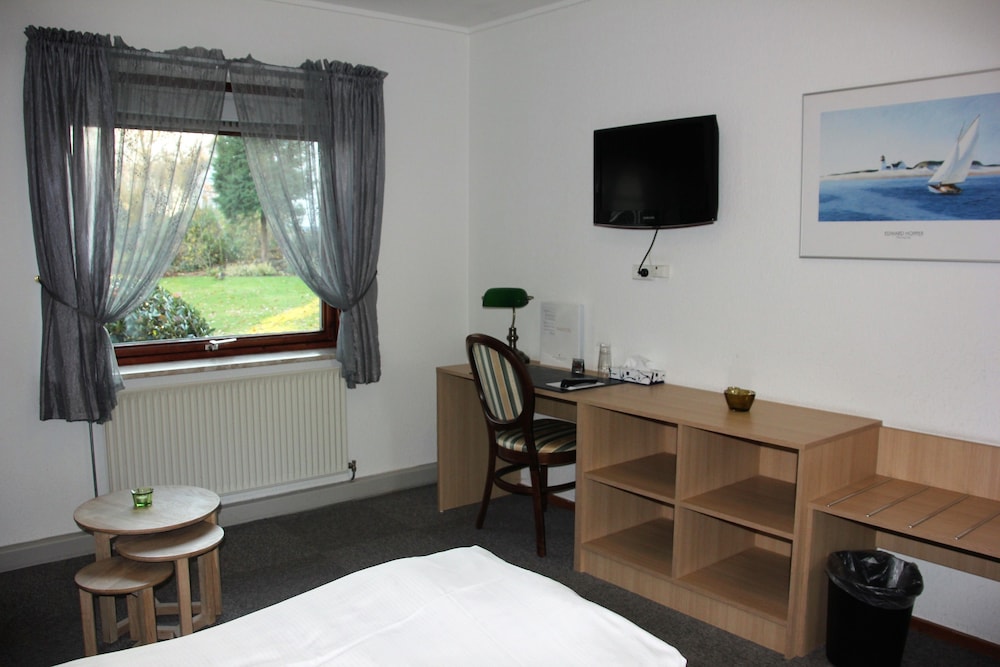 Standard Room photo 2