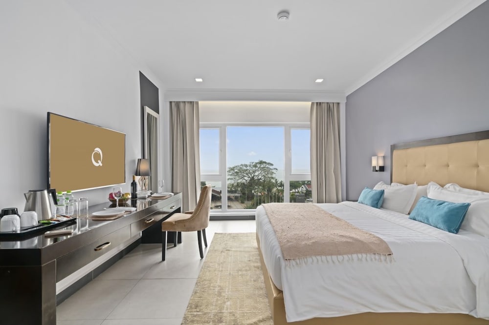 Premium Double Beachfront photo 3