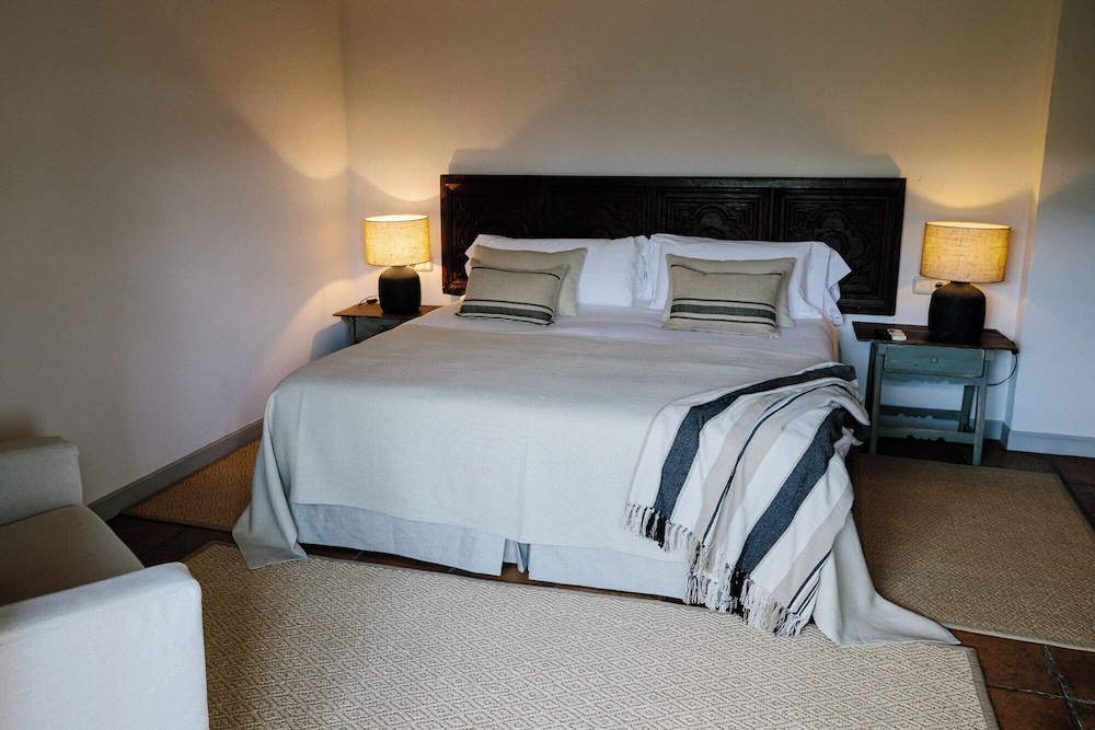 Junior Double Room, Garden View