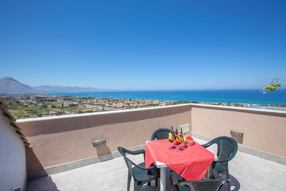 Panoramic Penthouse, Terrace, Sea View photo 1