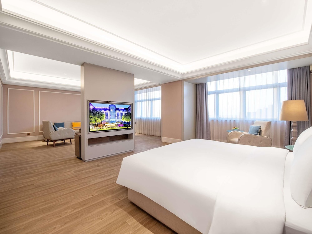 Deluxe Suite, 1 King Bed