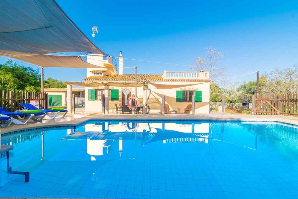 Villa photo 3