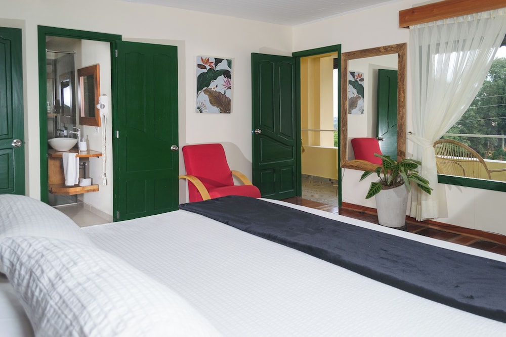Deluxe Suite, Valley View photo 3