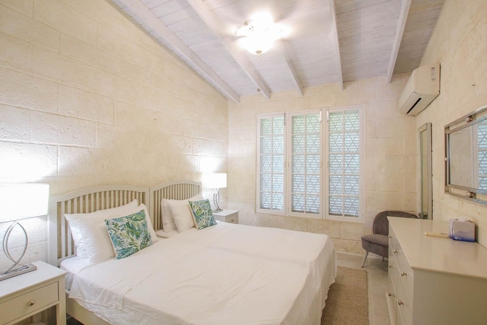 House, 5 Bedrooms