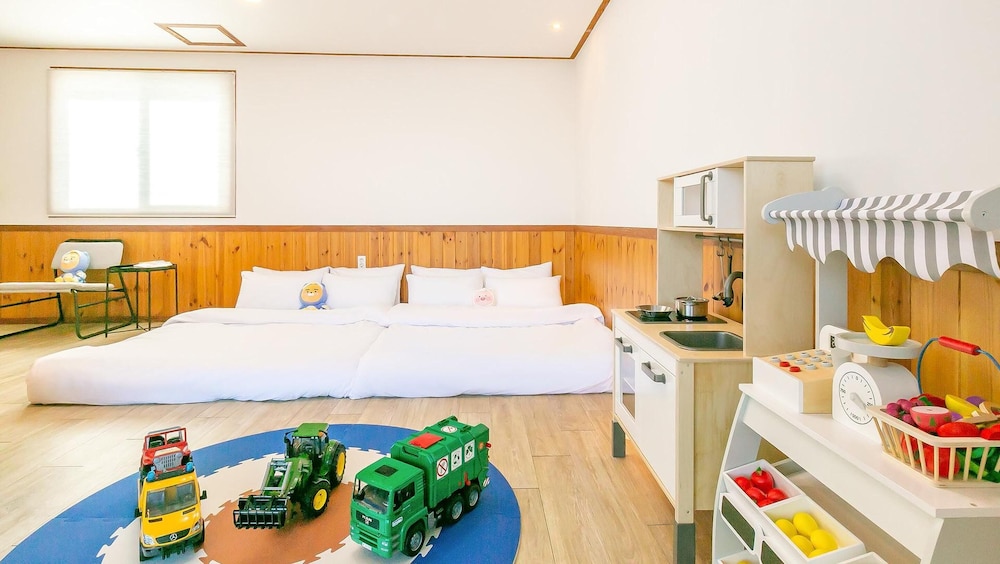 Basic Room, 1 Bedroom (Orange1(Oceanview/GaebyeolBBQ)) photo 3