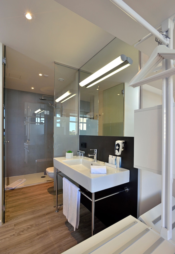 Junior Suite, Terrace, Sea View thumbnail 6
