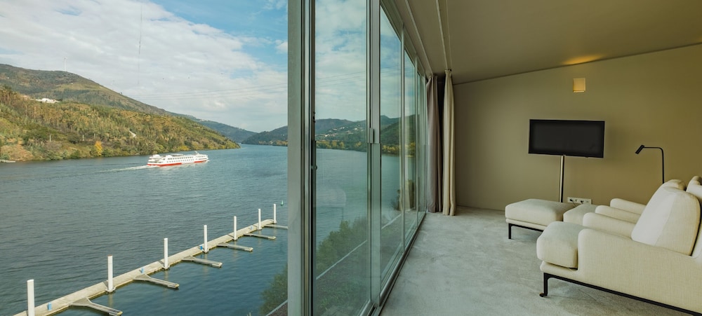 Panoramic Suite, River View (Collection) - Photo 12
