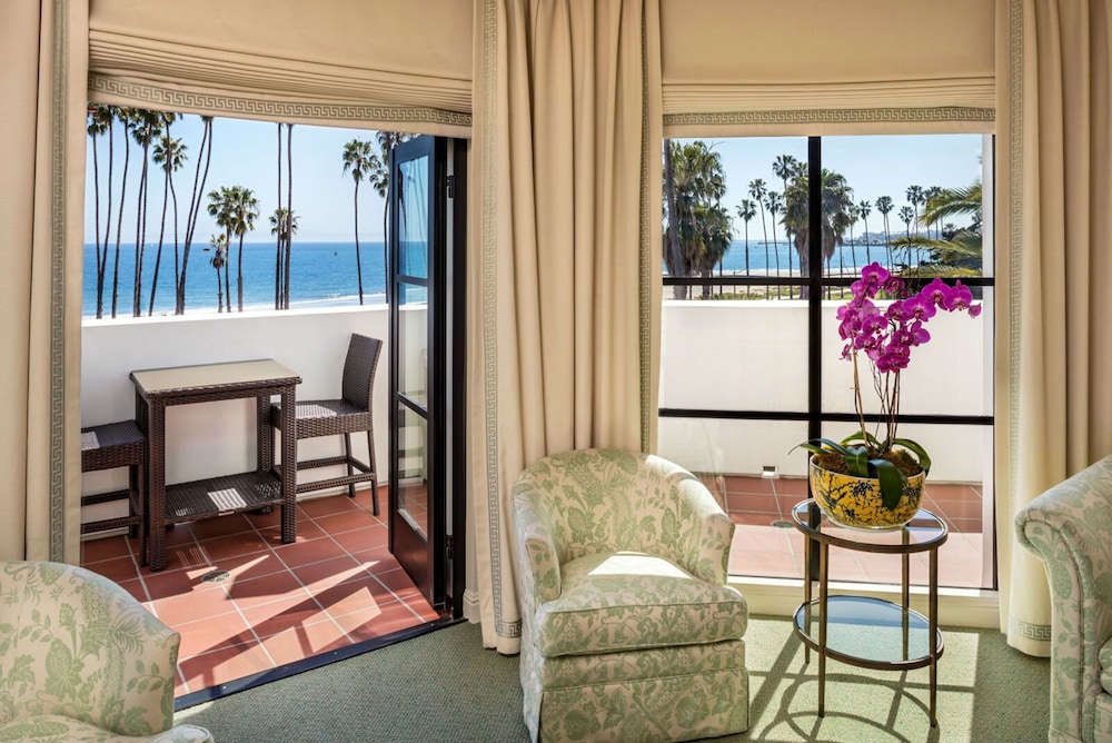 Luxury Penthouse, 1 King Bed, Ocean View (Suite) - Photo 5