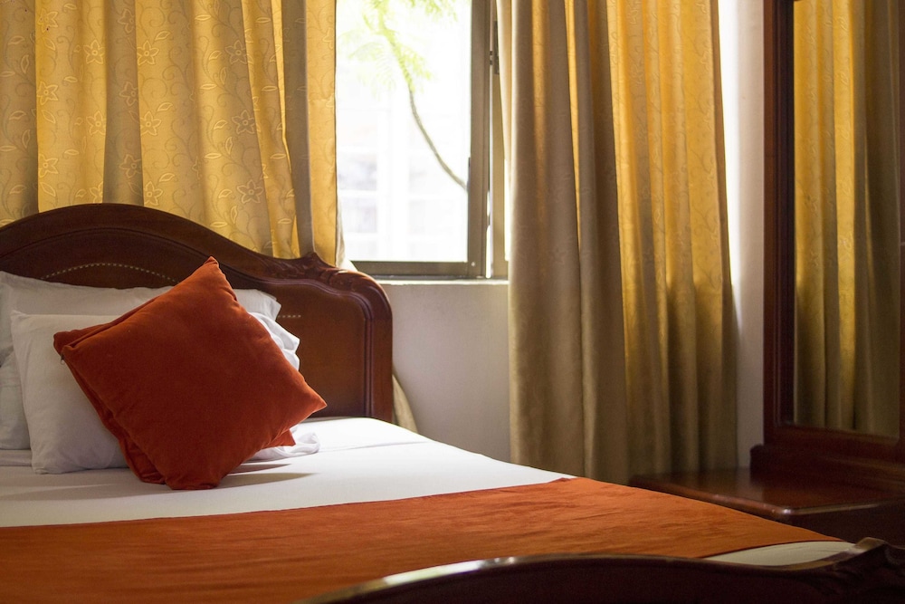 Double Room, 1 Queen Bed
