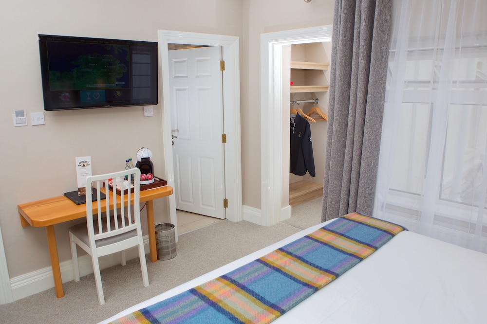 Deluxe Double or Twin Room, 1 King Bed, Non Smoking photo 1
