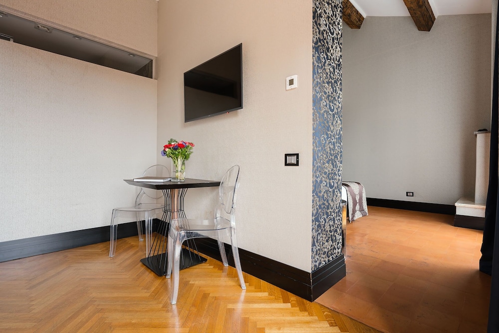 Luxury Apartment photo 3