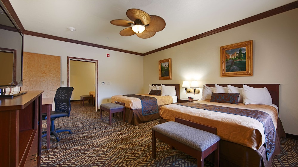 Suite, 2 Queen Beds, Accessible, Bathtub (with Sofabed) - Photo 1