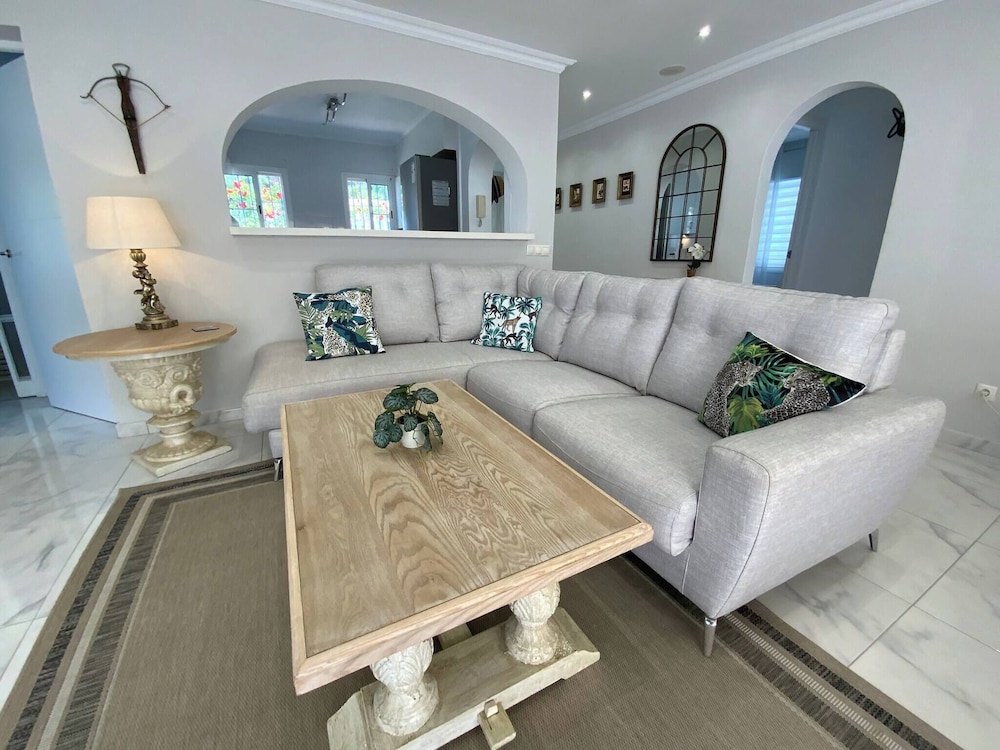 Villa mit Pool, zu Fuß zum Strand, Restaurants, Geschäfte, Foto 9