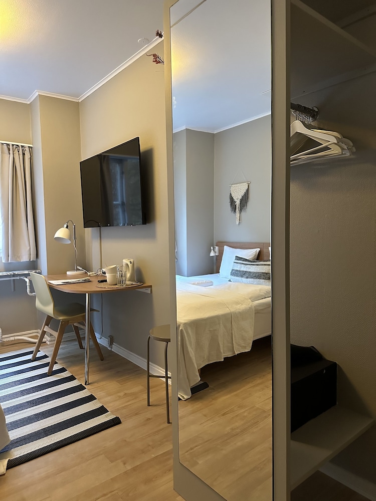 Standard Double Room, 1 Queen Bed, Non Smoking, Courtyard View (Medium)