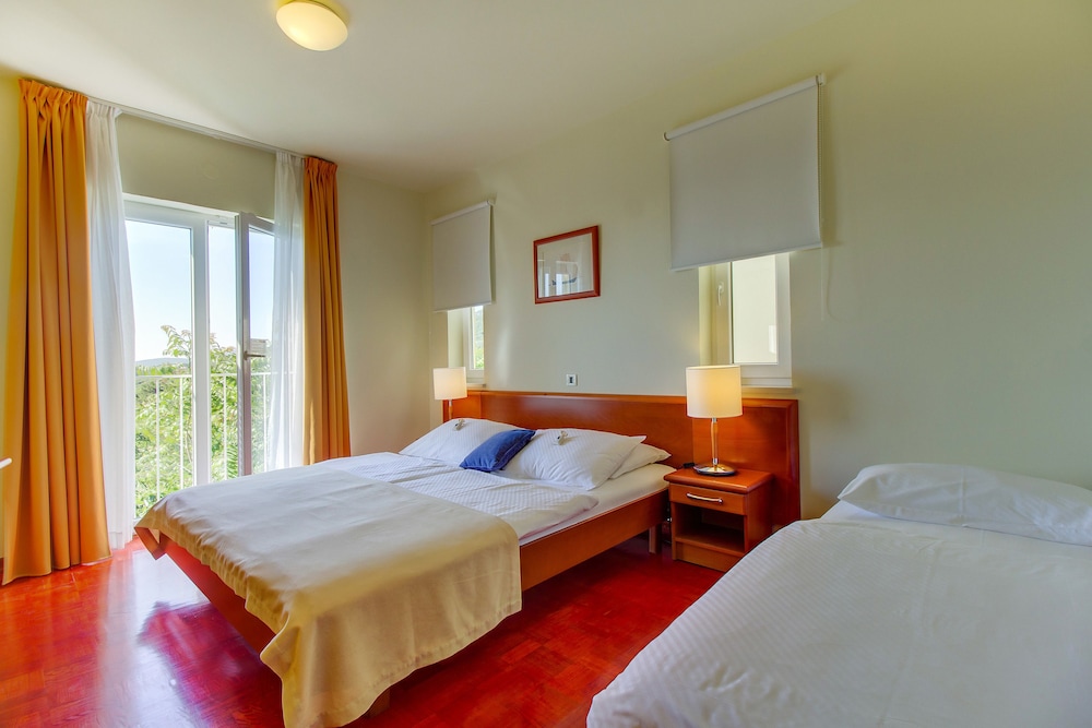 Standard Triple Room photo 1