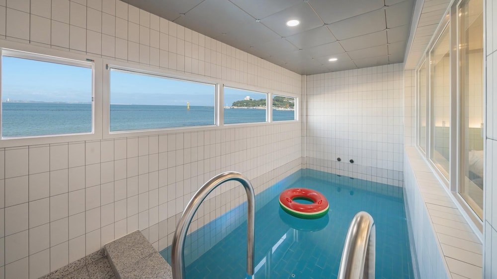 Basic Room, 1 Bedroom (A101 (Ocean View/ Private BBQ)) - Photo 5