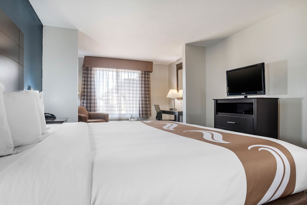 Suite, 1 King Bed, Non Smoking - Photo 4