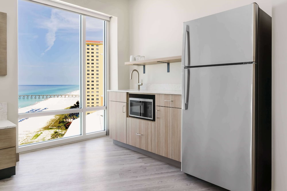 Suite, 1 Bedroom, Balcony (Gulf View, High Floor) - Photo 4