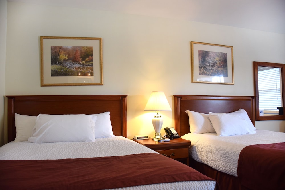 Standard Room, 2 Queen Beds, Non Smoking photo 3