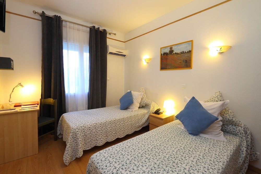 Standard Room, 2 Twin Beds photo 2