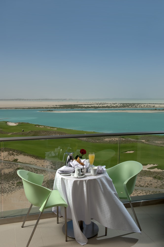 Standard Room, 1 King Bed, Balcony, Sea View