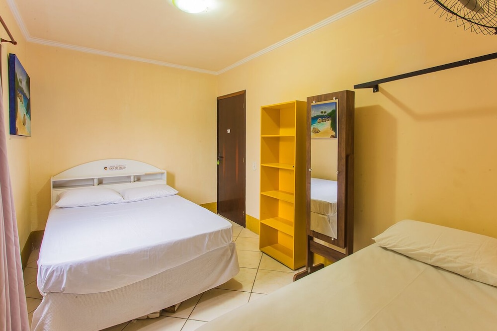 Triple Room, Multiple Beds photo 1