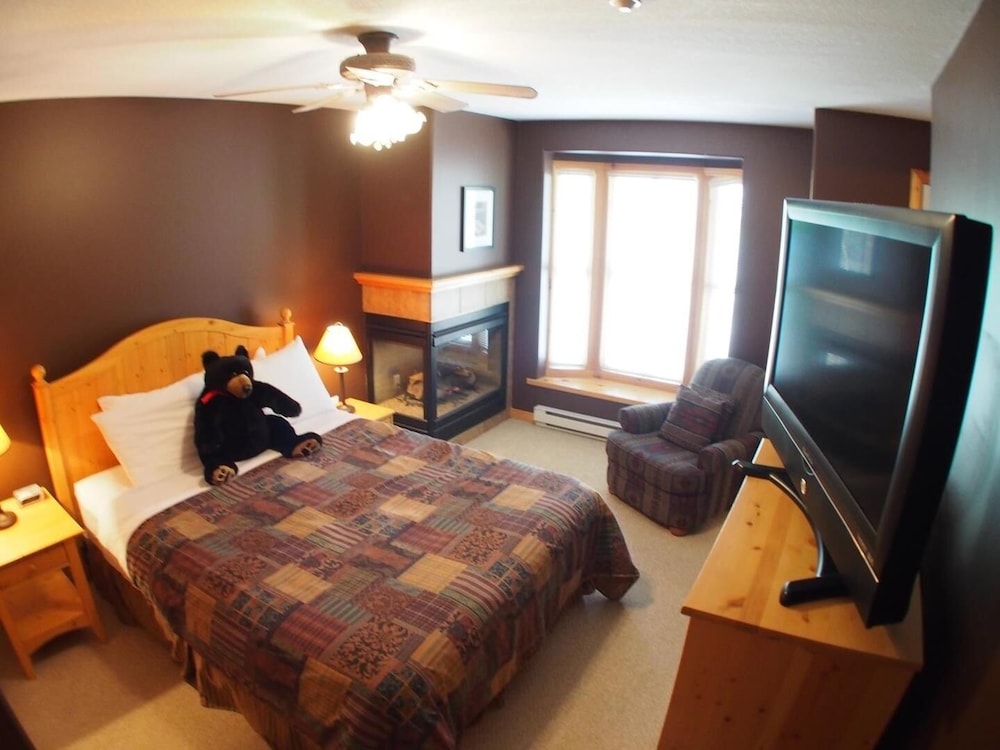 Condo, 3 Bedrooms photo 2