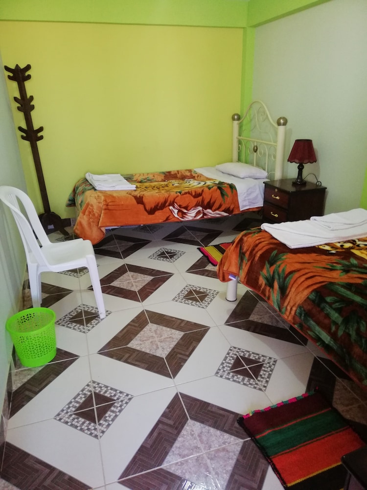 Standard Twin Room, 2 Twin Beds, Shared Bathroom photo 1