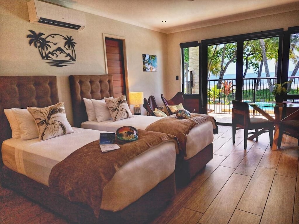 Beach View Suite: 2 x Single