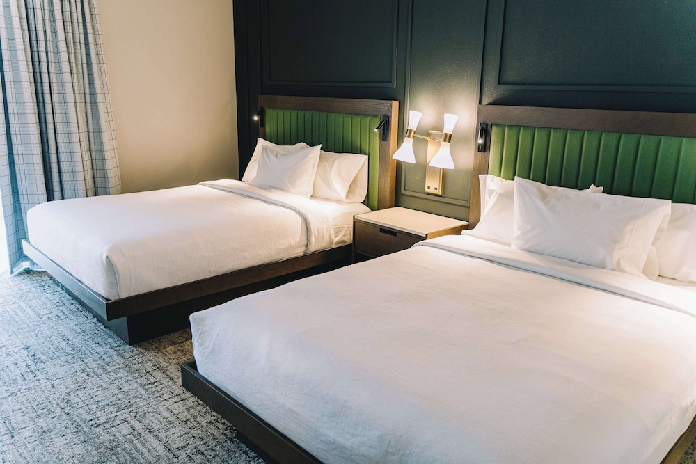 Suite, 2 Queen Beds, Accessible (Roll-In Shower) - Photo 3