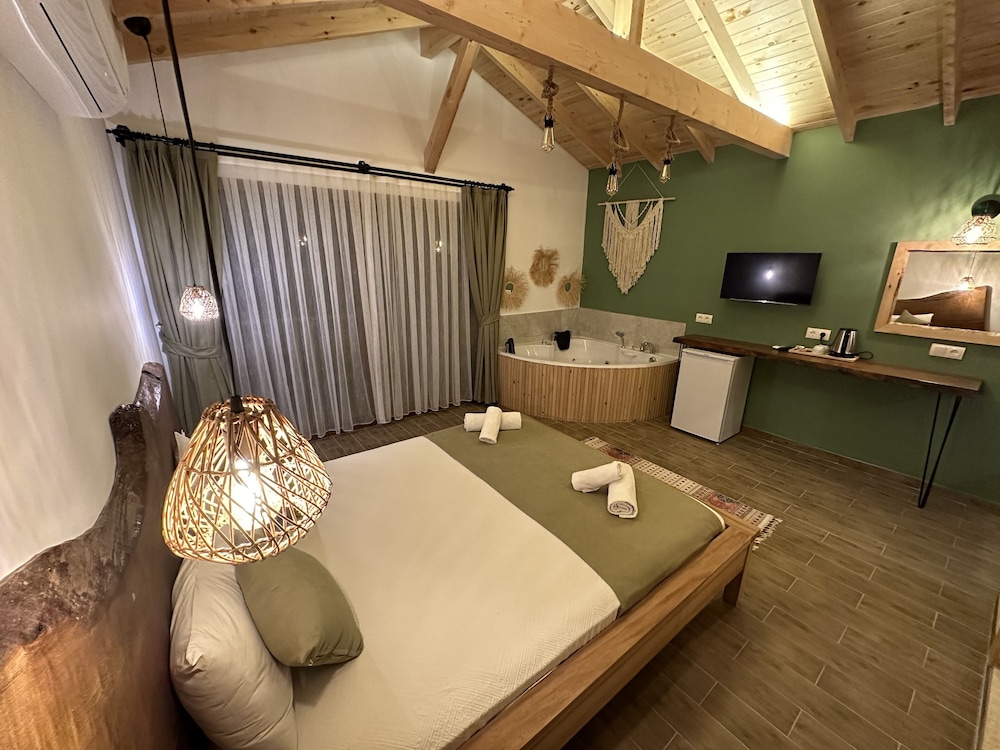 Deluxe Double Room - Photo 7