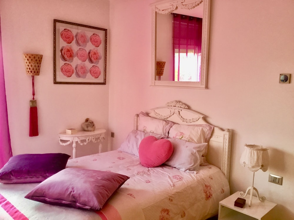 Romantic Double Room, Non Smoking photo 3