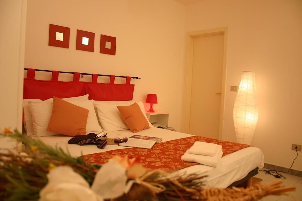 Apartment, 2 Bedrooms, Kitchenette, Ground Floor photo 1