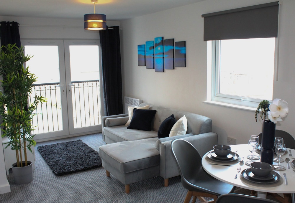 Apartment photo 2