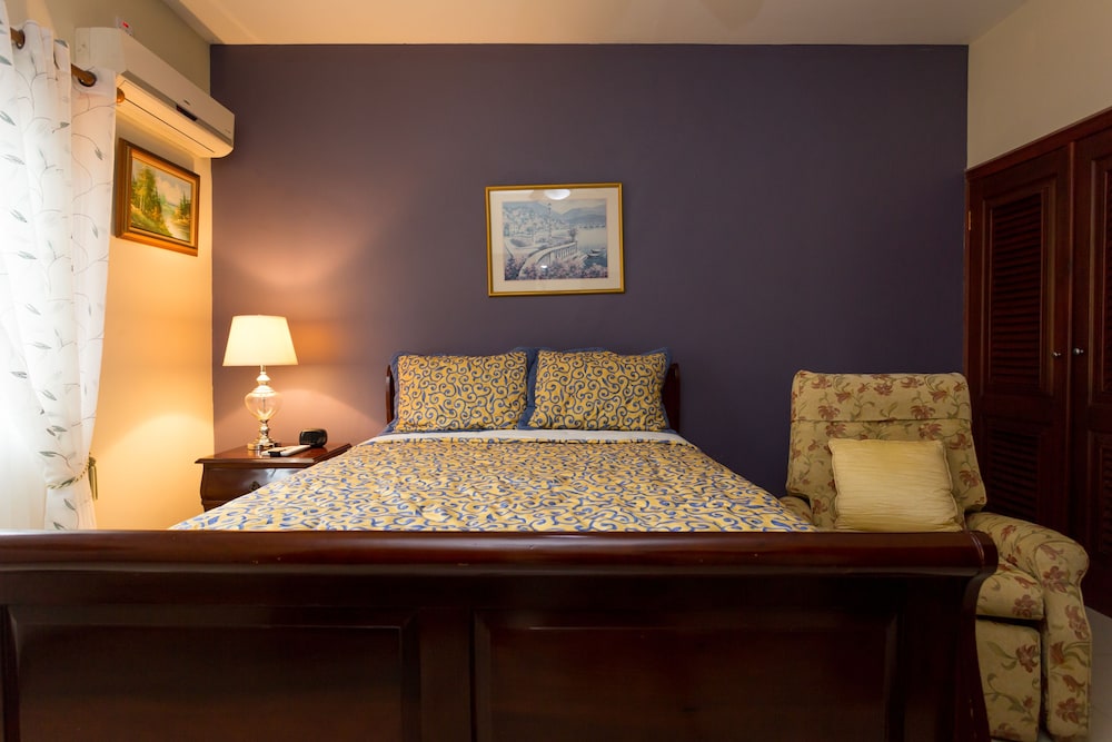 City Apartment, 2 Bedrooms photo 1