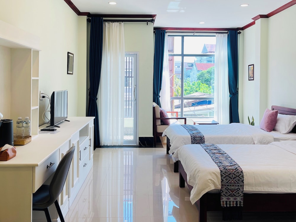 Deluxe Twin Room, City View