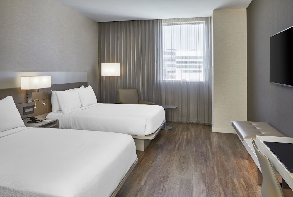 Room, 2 Double Beds (Mobility Accessible, Roll-In Shower)