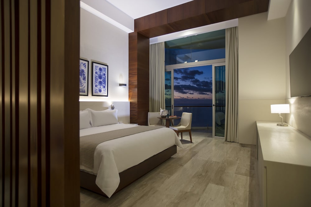 Altitude Master Suite
