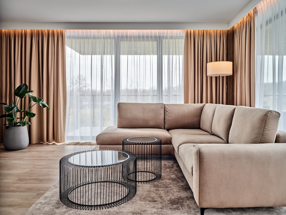 Suite, 1 Bedroom, Terrace - Photo 6