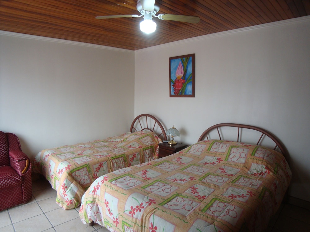 Standard Quadruple Room, 2 Double Beds, Private Bathroom, Annex Building photo 1