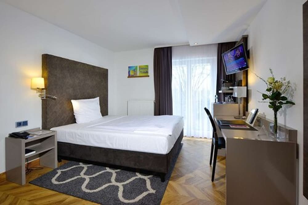 Business French Bed